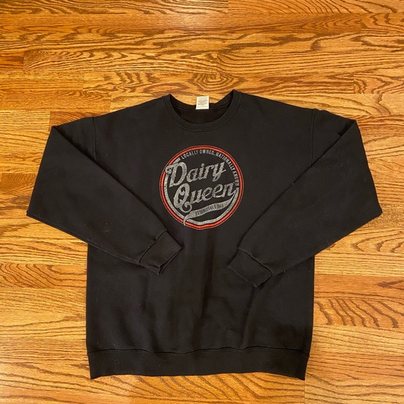 vintage queen sweatshirt